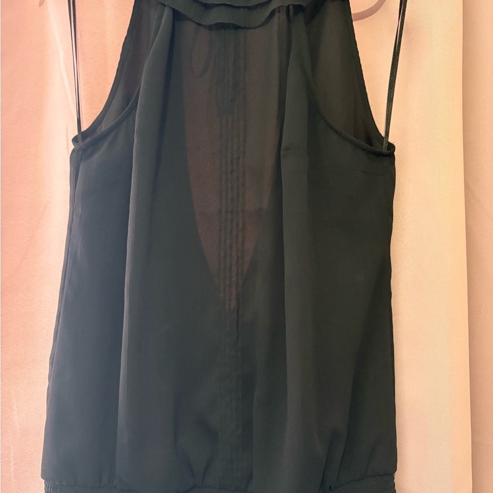 Chic Black Sleeveless Guess Blouse